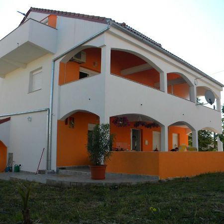 Apartmani Livk Debeljak Екстериор снимка