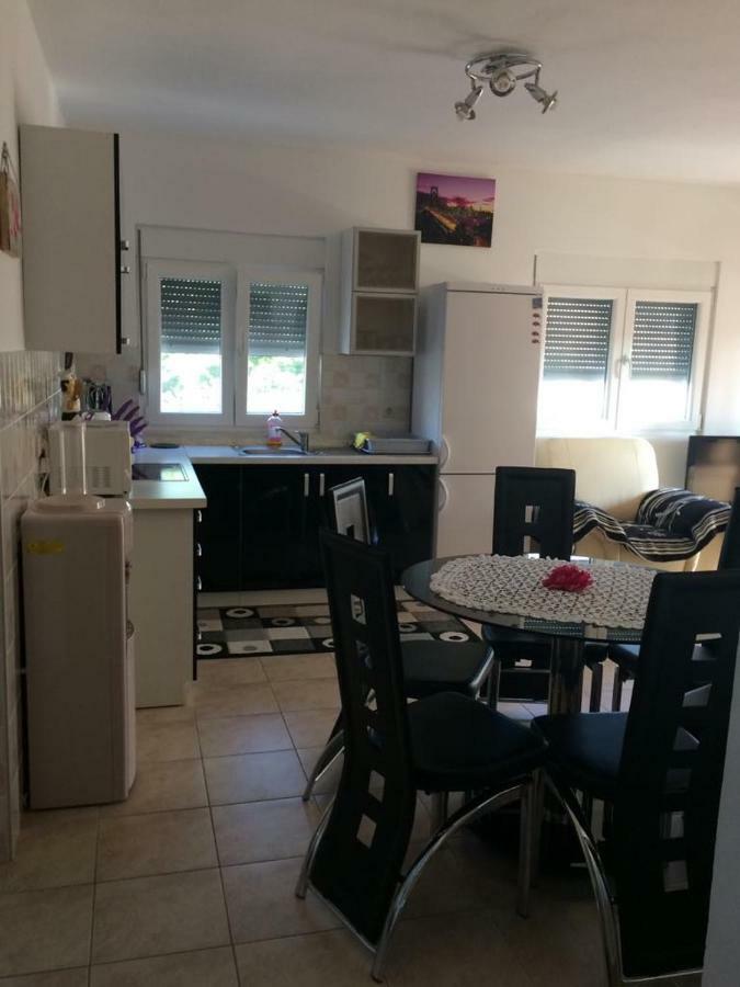 Apartmani Livk Debeljak Екстериор снимка