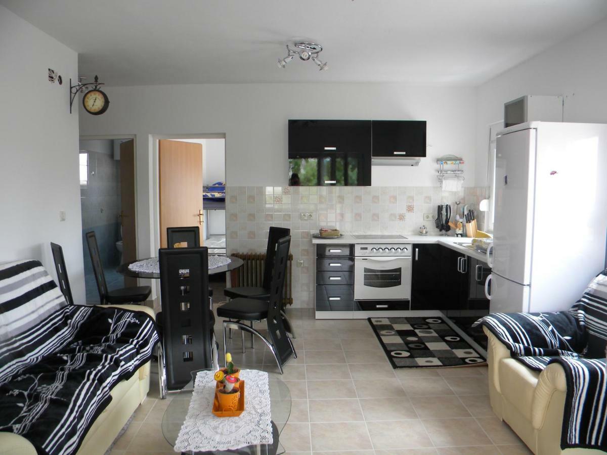 Apartmani Livk Debeljak Екстериор снимка