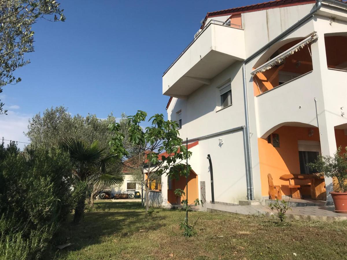 Apartmani Livk Debeljak Екстериор снимка